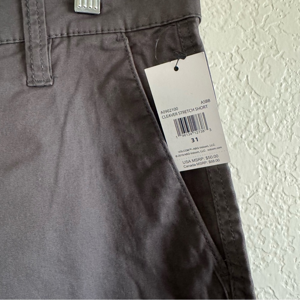 NWT - Volcom Men's Cleaver Stretch  Shorts - Picture 3 of 4